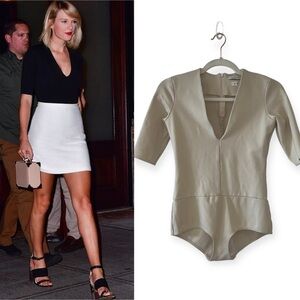 ARITZIA Babaton Franz Cream 3/4 sleeves deep V neckline Bodysuit size XS